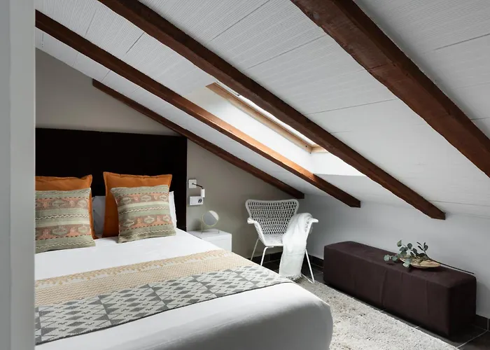 Carretas Attics s